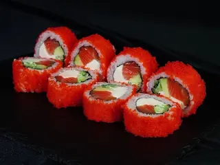 California z Łososiem (8szt) (300g)