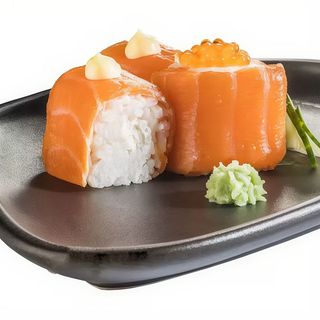 Roll De Salmón Con Queso