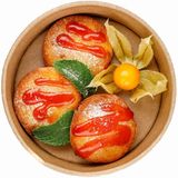 Сирники з джемом і сметаною