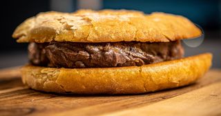 Prego Misto  no Pão