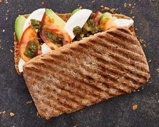 Sándwich Panther avocado caprese