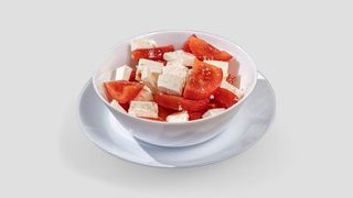 Salată de roșii cu telemea de vacă