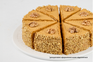 Торт горіховий цілий