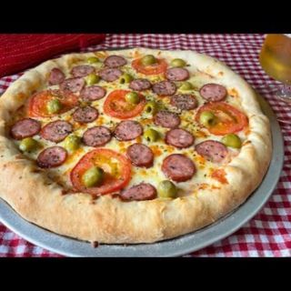 Pizza De Salchichas (Grande)