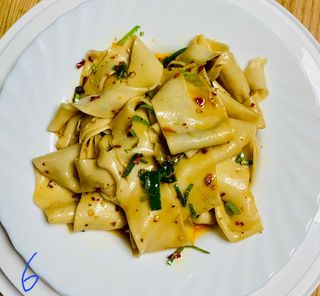 6.Nudle u ljutom sosu 550g