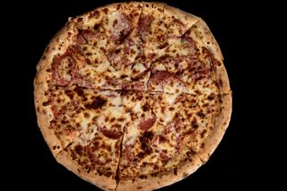 Pizza  Quatro Carni + CUTIE