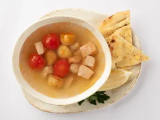 Уха з копченим лососем (400г)