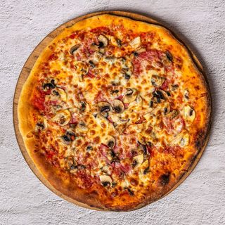 Пица салами и гъби