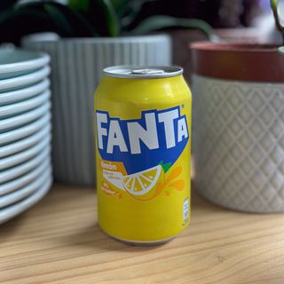 Fanta Limón lata 330ml.