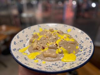 GNOCCHI CON SETAS, AZAFRAN Y TRUFA