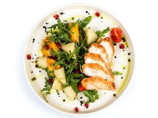 Салат з динею та куркою (300g)