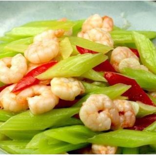 Gamberetti con sedano