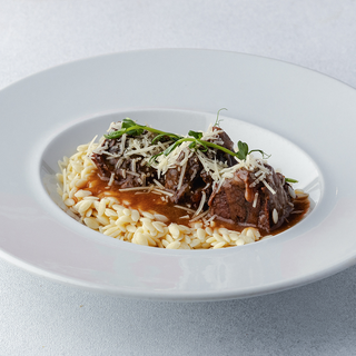  Томлені телячі щічки (320г)