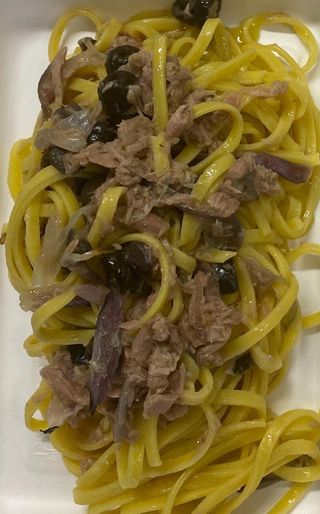 Tonno, olive e cipolla