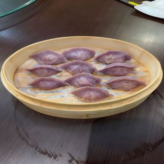 25. Gyozas de ternera especial de la casa (12 unidades)