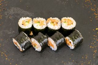 Хосомаки спайси сьомга (8бр - 110г)