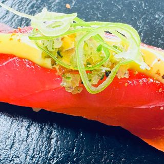 Nigiri De Atún Salsa De Ají Amarillo Chalaquita Negi (1 Ud.)