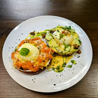 Бенедикт з лососем