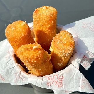 Сирні сулугуні палички