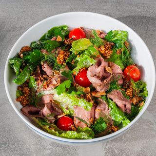 САЛАТ З РОСТБІФОМ (320 г)