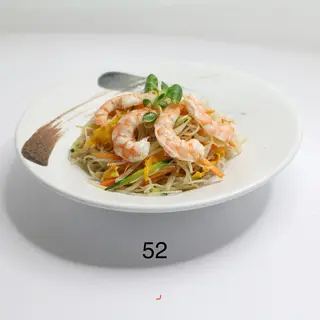 52. Spaghetti di riso con gamberi