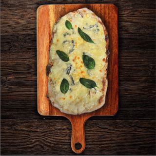 Pinsa Quattro Formaggi