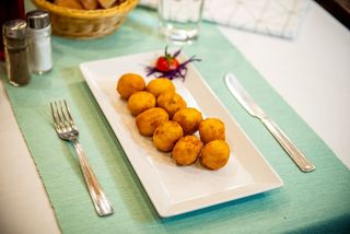 Crochete de cașcaval picant