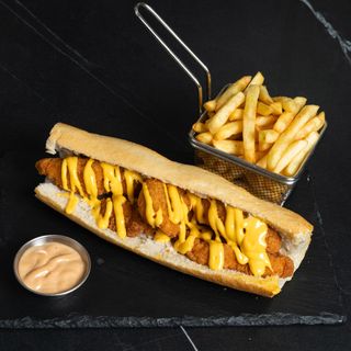 Bocadillo de pollo frito