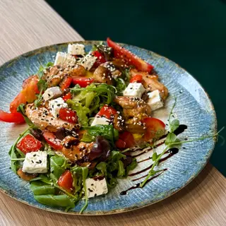 Теплий салат з куркою (280г.)