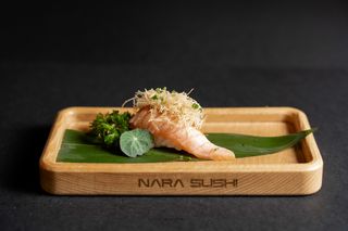 081. Nigiri pepe flambé - 1 pezzo