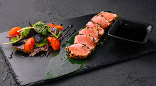 13. Tataki De Salmón