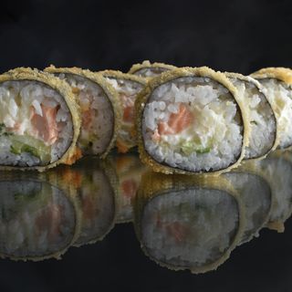 Salmon Fried Sushi Roll (400g)