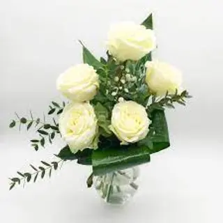 5 Rose bianche
