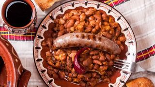 Боб с наденица (380г)