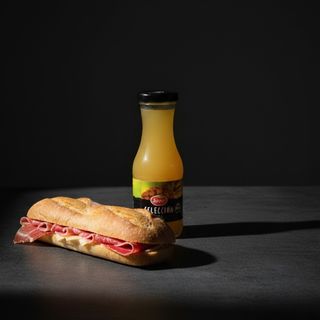 Bocadillo + zumo o café 