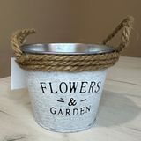 Металічне кашпо в стилі прованс