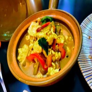 Pollo Con Curry Amarillo