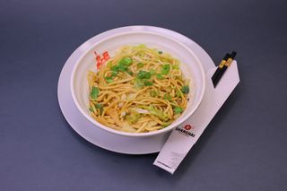 813. Nudle sa soja sosom i prazilukom