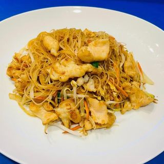 715 Fideos Fritos Con Pollo