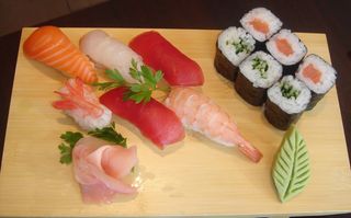 08. Sushi misto piccolo - 3 maki , 6 nigiri