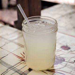 ლიმონათი 0,5 ლტ (შუშის ბოთლით)