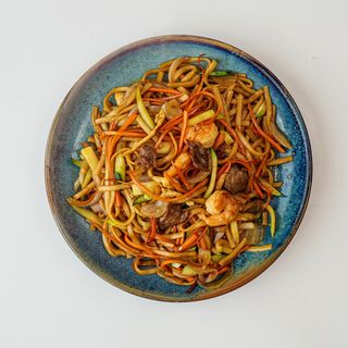 27. Tallarines Con Tres Delicias