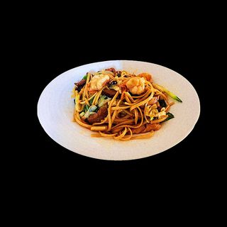 116 Especial Chow Mein Con Langotinos