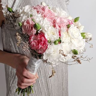 სპრეი დიანთუსების საქორწილო თაიგული 5069