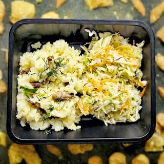 Orez cu ciuperci + salata de varza + franzela