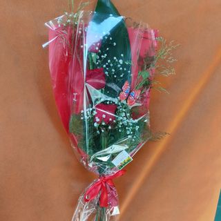 Fascio a 3 rose rosse 