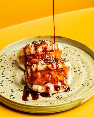 Salmone, feta, sesamo, salsa teriyaki