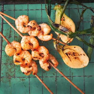 818A Gamberetti fritti con mango e limone