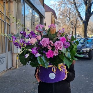 Aranjament in nunate de mov in cutie 