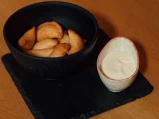 Smażone warenyky z mięsem i sosem do wyboru (290g)
